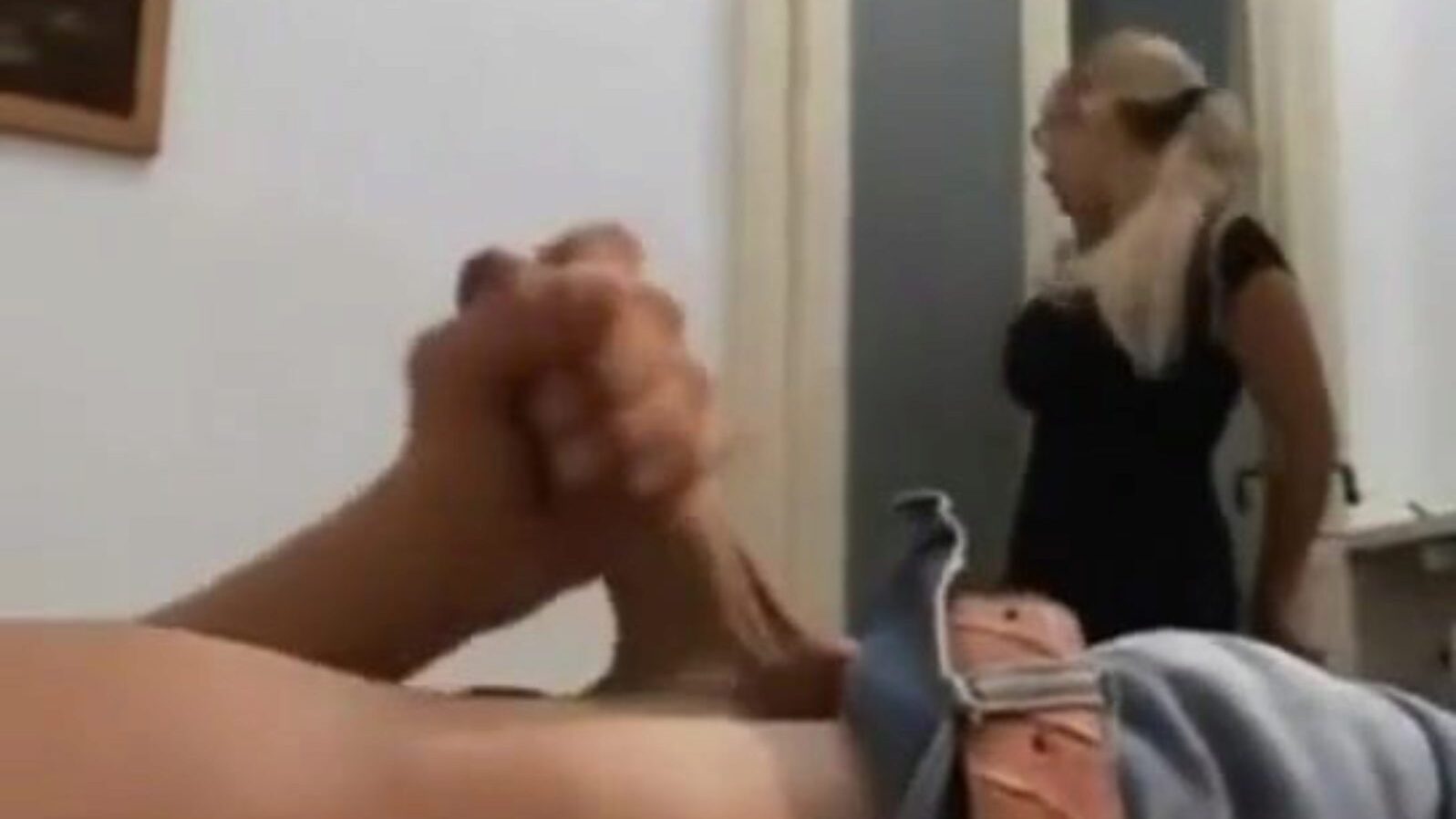 mamma tok stesønnen i å onanere og slo ham xvideoscom