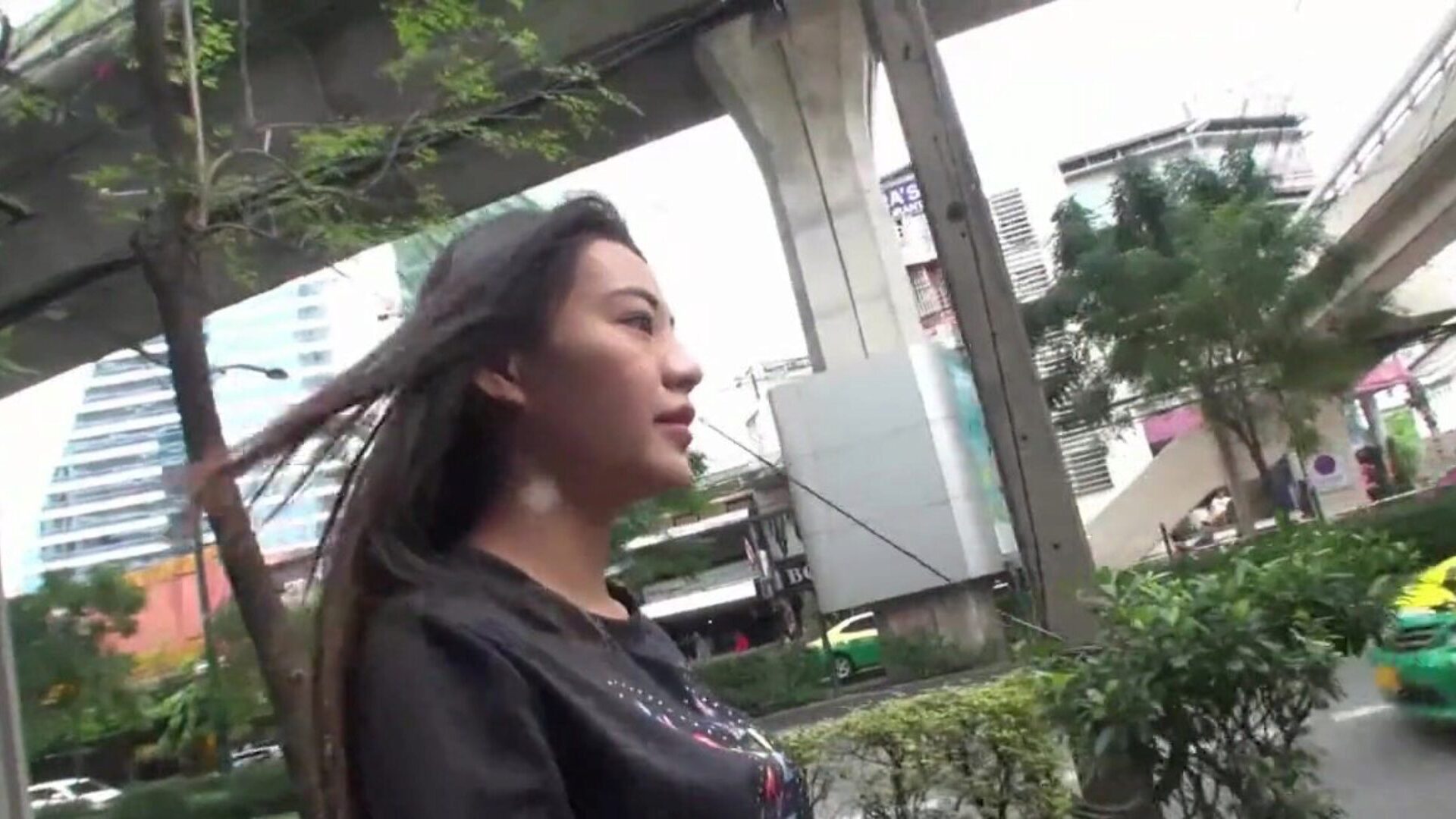 zasunutí japonského wangu bez kondomu do thajského rukávníku